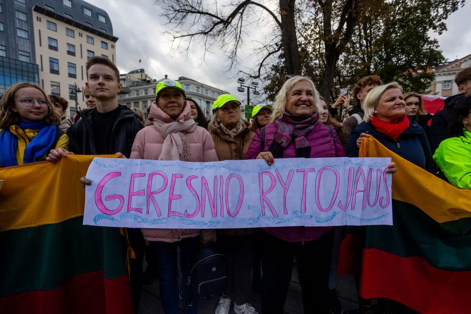 Mokytojų profsąjungai paskelbus streiko pertrauką, streikuojančiųjų banga slūgsta