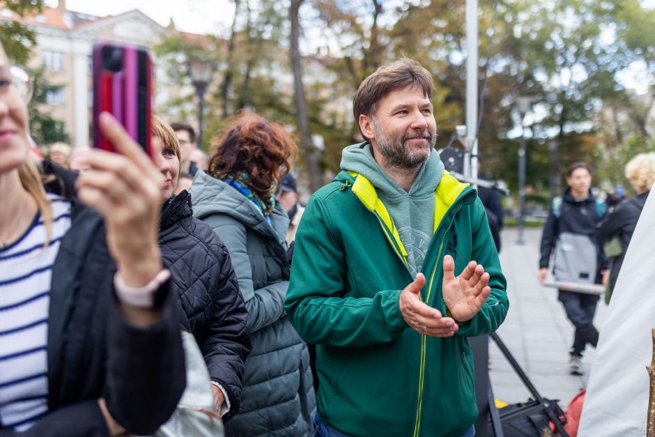 Mokytojų profsąjungai paskelbus streiko pertrauką, streikuojančiųjų banga slūgsta