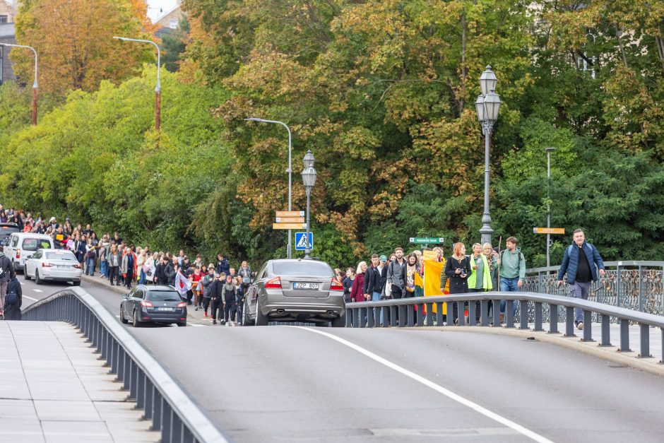 Mokytojų profsąjungai paskelbus streiko pertrauką, streikuojančiųjų banga slūgsta