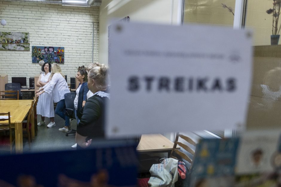 LŠDPS pateikė prašymus piketui: streikuojantys mokytojai nedirbtų mėnesį