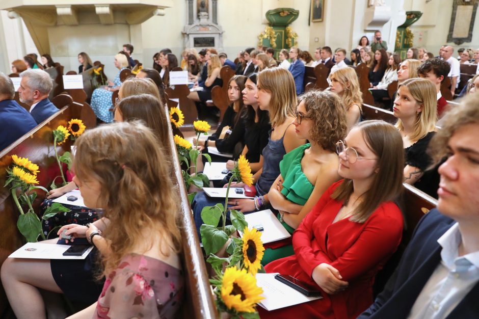 Sostinės mero padėkos beveik šimtui daugiau nei vieną šimtuką gavusių abiturientų