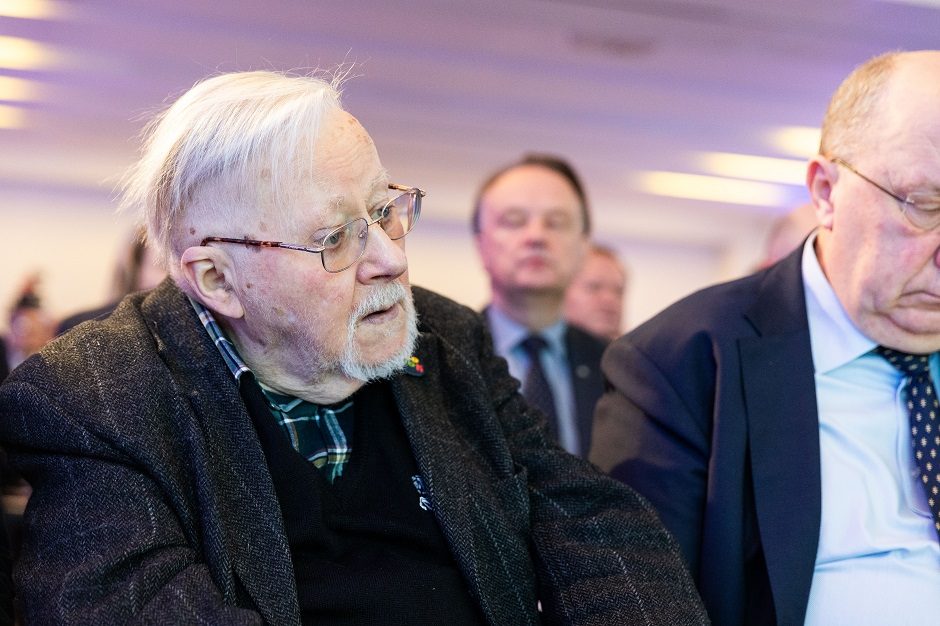 V. Landsbergis: nors pasaulyje gana bjauru, Lietuva turi jėgos