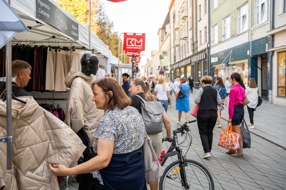 Mugės savaitgalis: Laisvės alėją užtvindė pramogos ir naujas derlius