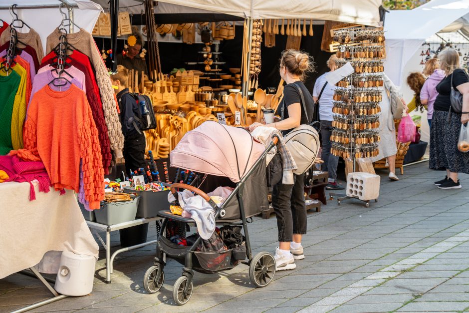 Mugės savaitgalis: Laisvės alėją užtvindė pramogos ir naujas derlius