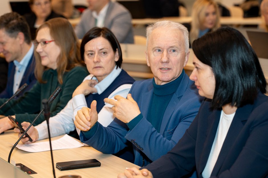 Kauno taryba po kelių mėnesių sugrįžo į posėdžių salę: metų pradžiai – svarbiausi miesto klausimai