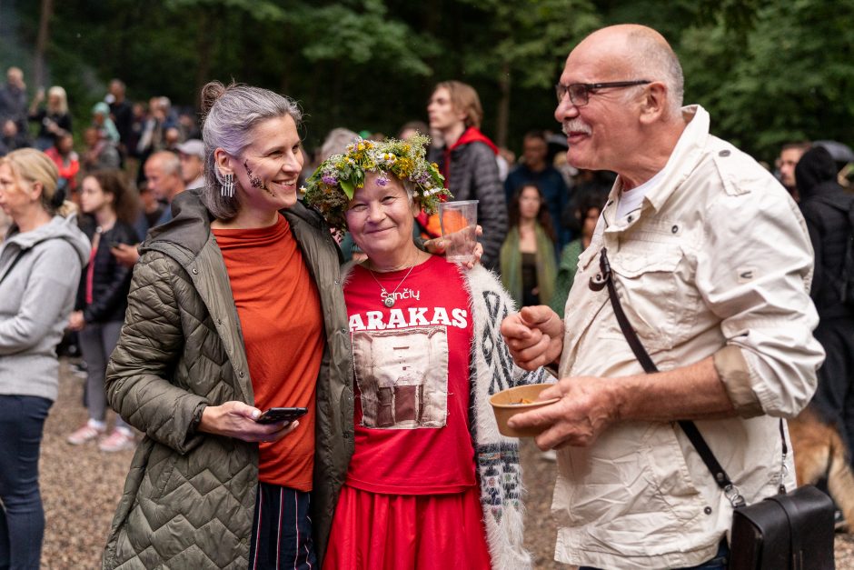 Joninių laužai Šančiuose telkė, šildė ir kėlė ūpą