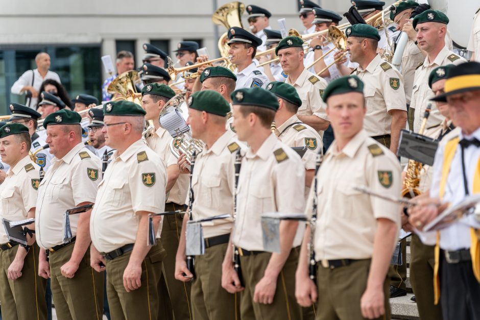 Orkestrai parodė savo galią – susibūrė įspūdingam bendram pasirodymui