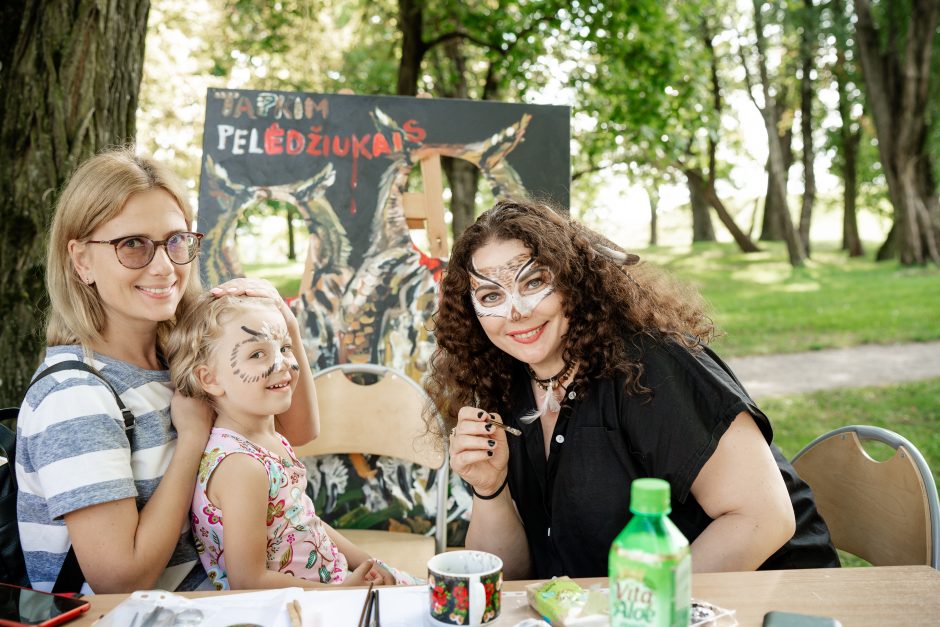 „Meno piknike“ – Robino Hudo strėlės, kaleidoskopas Kaunui ir odiniai paršiukai