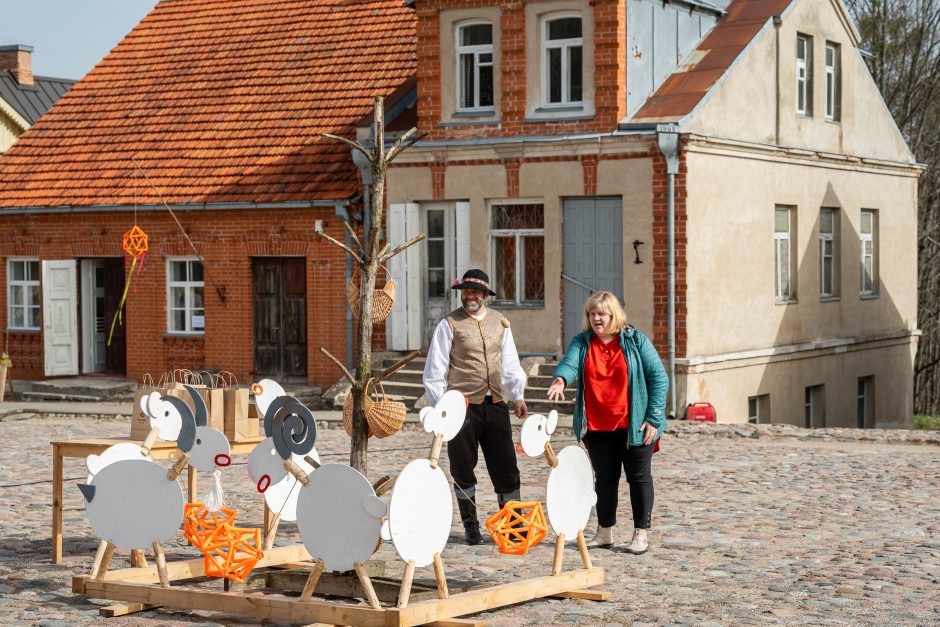 Velykų šventė Rumšiškėse: žmonės mėgavosi geru oru ir pramogomis  