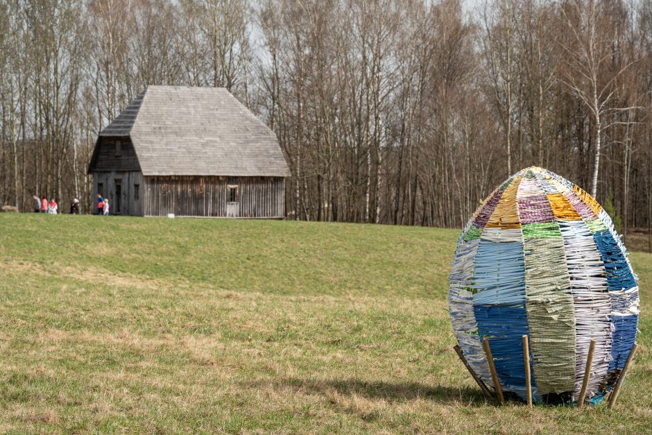 Velykų šventė Rumšiškėse: žmonės mėgavosi geru oru ir pramogomis  