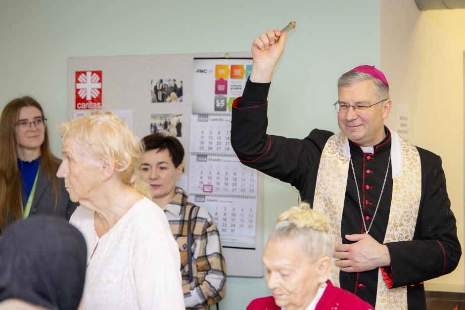 Šventiniai Kūčių pusryčiai vargstantiems