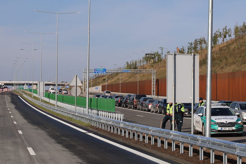 Istorinė diena: judriausioje šalies magistralėje oficialiai atidarytas naujas tiltas per Nerį