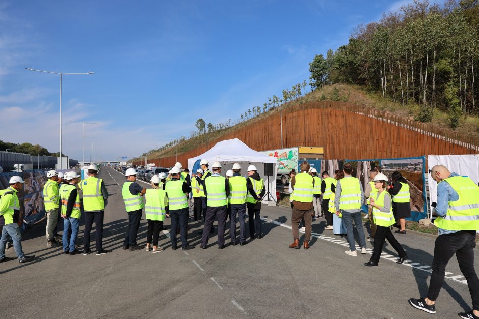 Istorinė diena: judriausioje šalies magistralėje oficialiai atidarytas naujas tiltas per Nerį