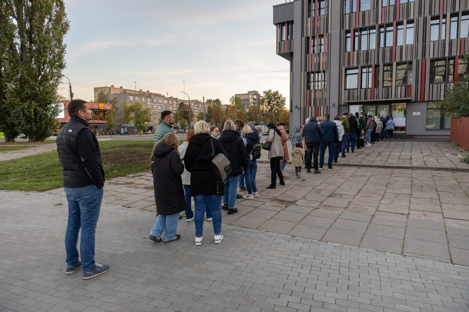 Kauniečiai aktyviai traukia rinkti Seimą: eilės norinčiųjų balsuoti iš anksto