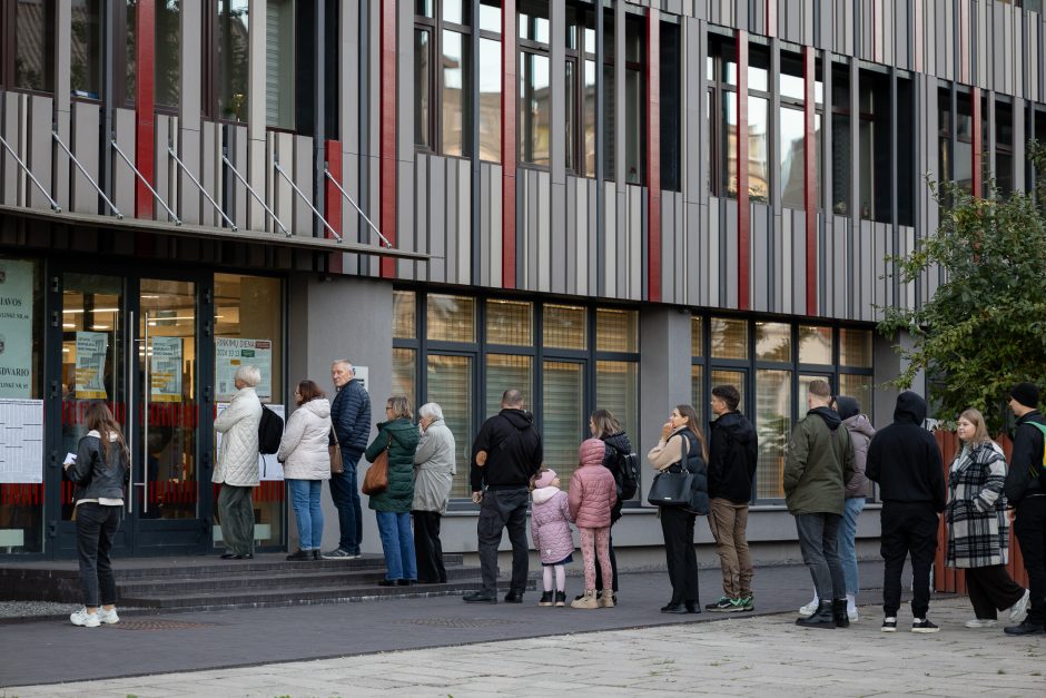 Kauniečiai aktyviai traukia rinkti Seimą: eilės norinčiųjų balsuoti iš anksto