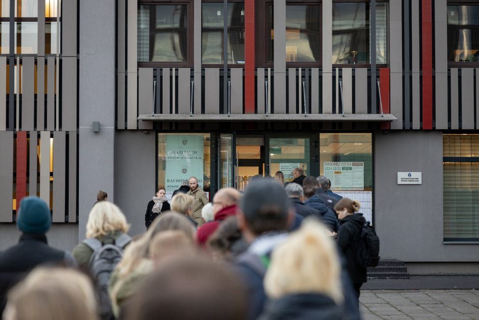 Kauniečiai aktyviai traukia rinkti Seimą: eilės norinčiųjų balsuoti iš anksto