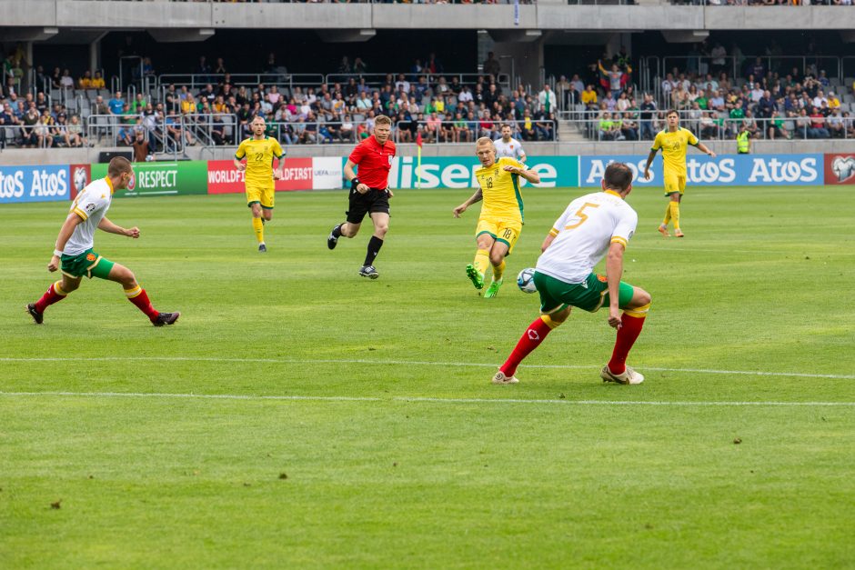 Lietuvos futbolo rinktinė pirmavo, bet rungtynes su bulgarais baigė lygiosiomis