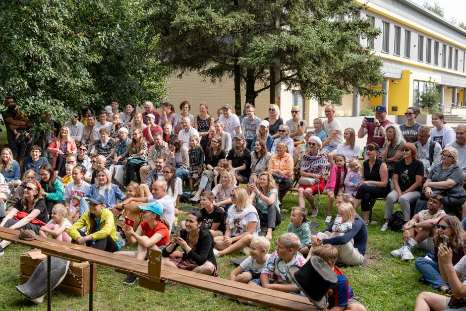 Spektaklio herojumi Ramučiuose tapo vėžlys