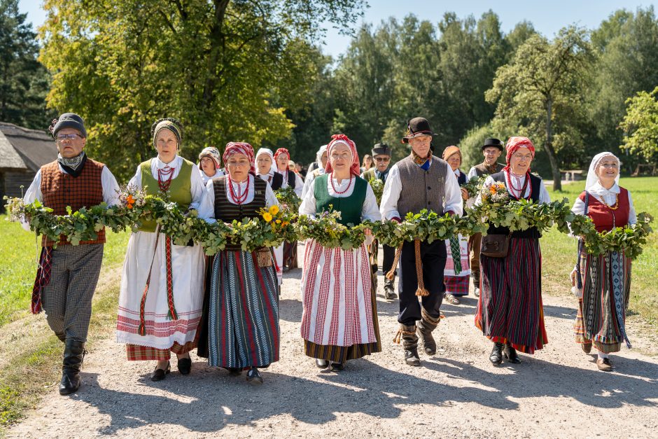 Žolinė Rumšiškėse: nuo pievų puokščių, iki kelionių laiku