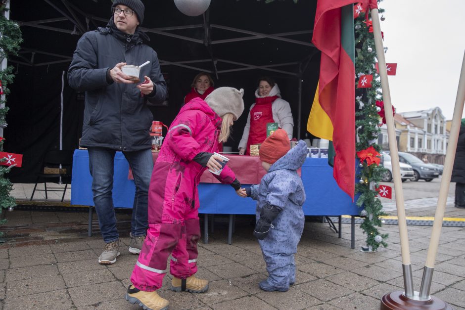 Maltiečiai kauniečius pakvietė dubenėliui karštos sriubos