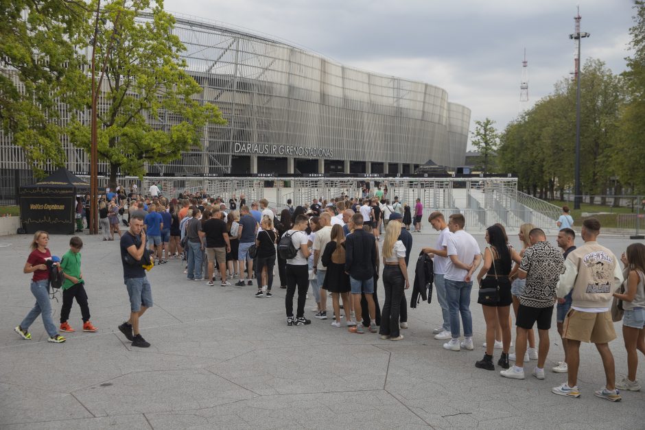 Šou troškulys: likus 3 val. iki SEL koncerto Žaliakalnis užsikimšo