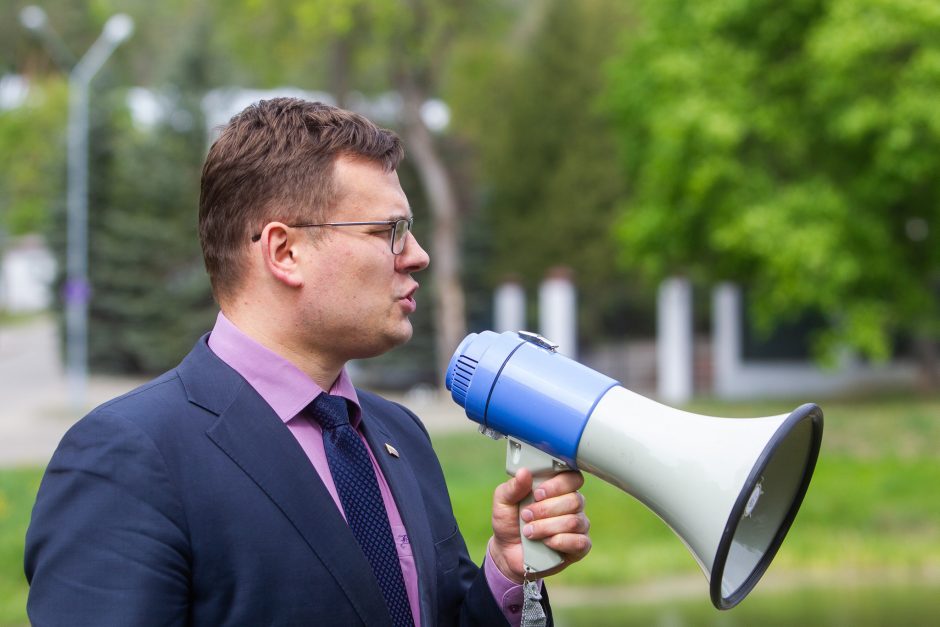 Konservatoriai kreipėsi į premjerą: ragina spręsti problemas, o ne dalinti išmokas