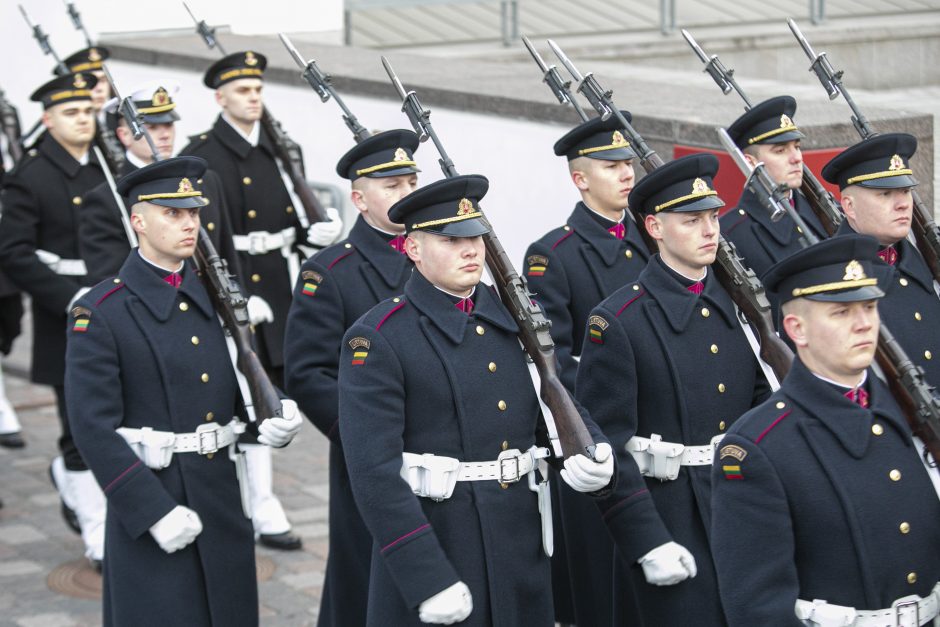 Iškilmingos laidotuvės baigėsi: sukilimo vadai palydėti į Rasų kapines