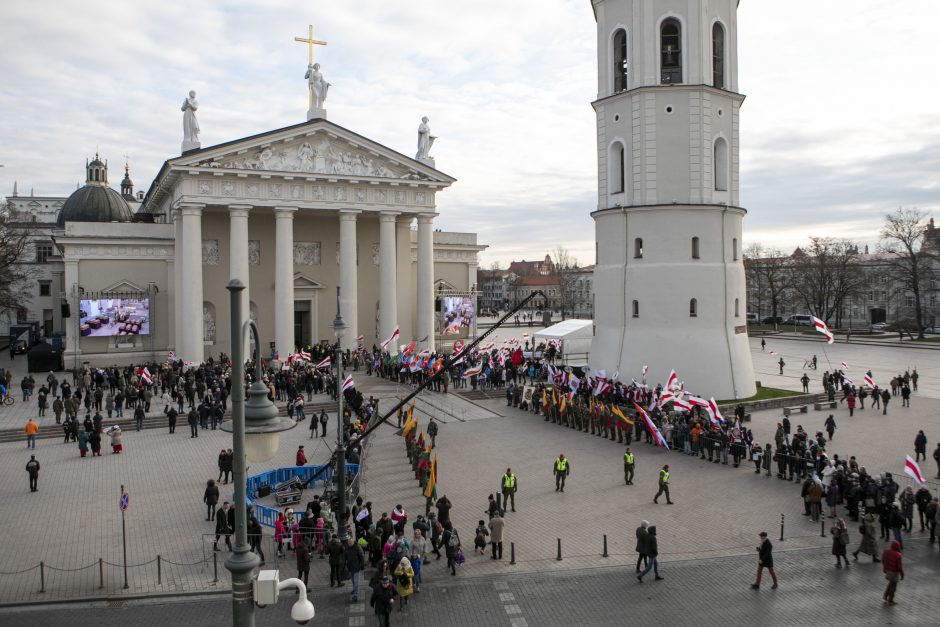 Iškilmingos laidotuvės baigėsi: sukilimo vadai palydėti į Rasų kapines