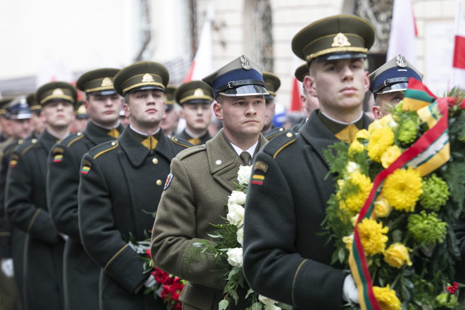 Iškilmingos laidotuvės baigėsi: sukilimo vadai palydėti į Rasų kapines