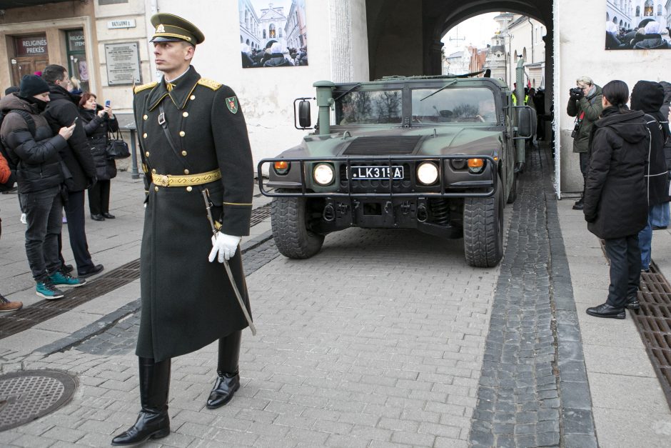 Iškilmingos laidotuvės baigėsi: sukilimo vadai palydėti į Rasų kapines