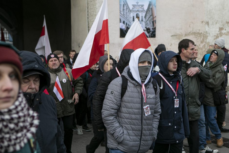 Iškilmingos laidotuvės baigėsi: sukilimo vadai palydėti į Rasų kapines