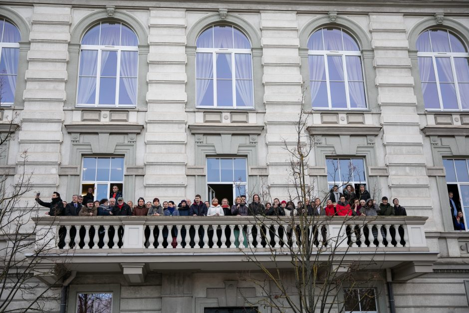 Muzikos akademijos dėstytojai protesto akciją dėl algų pradėjo šauksmu