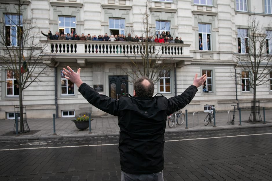 Muzikos akademijos dėstytojai protesto akciją dėl algų pradėjo šauksmu