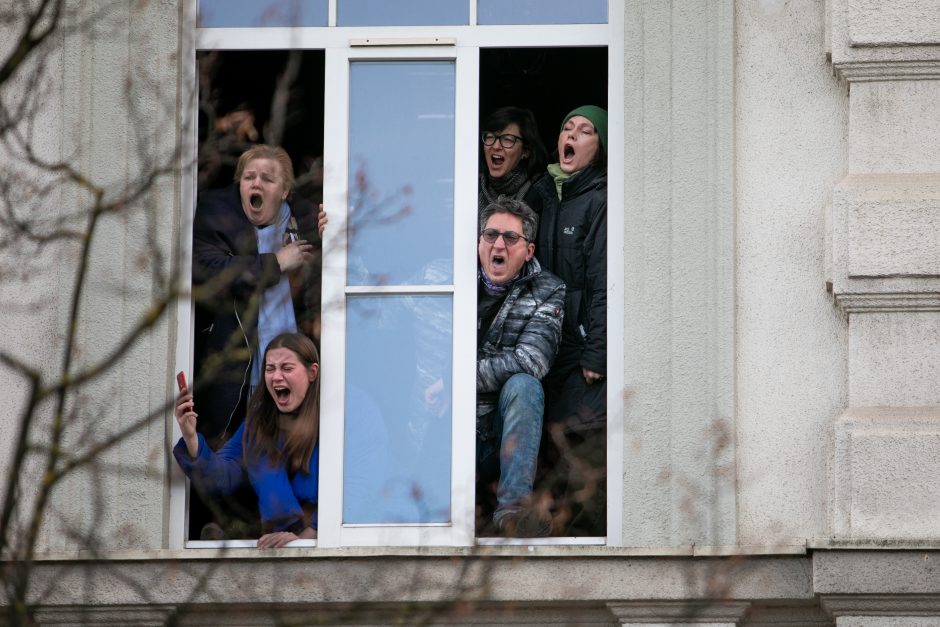 Muzikos akademijos dėstytojai protesto akciją dėl algų pradėjo šauksmu