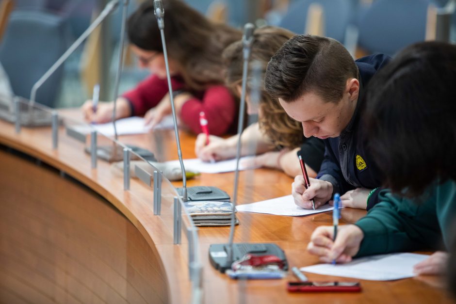 Nacionalinio diktanto dalyviai rašė B. Jonuškaitės tekstą