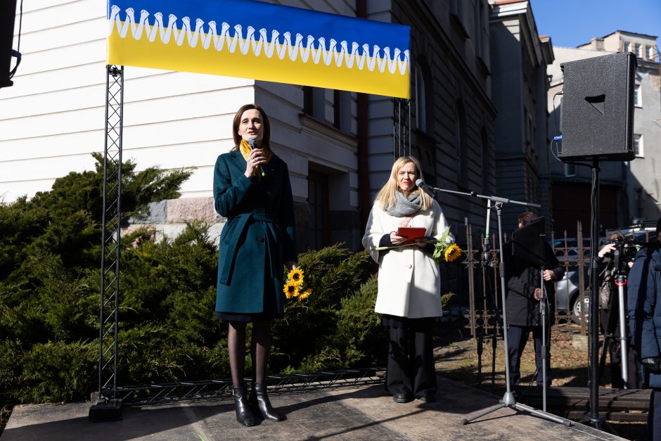 Kovo 8-ąją – solidarumo akcija su Ukrainos moterimis: mes visa širdimi su ukrainiečiais