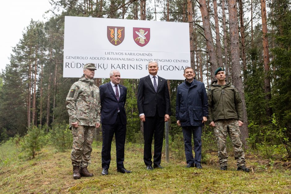 Šalčininkų rajone oficialiai atidarytas Rūdninkų karinis poligonas