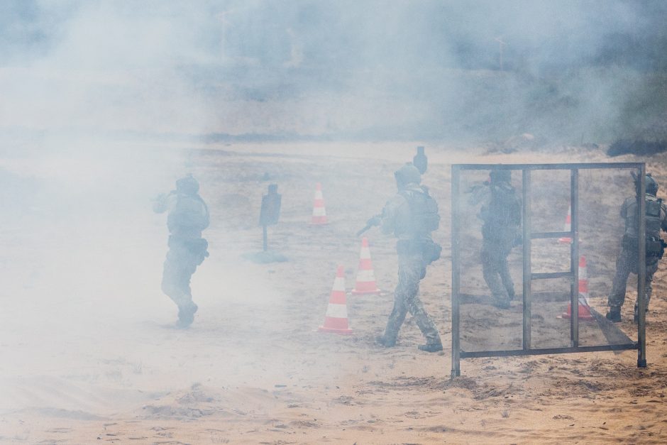 Šalčininkų rajone oficialiai atidarytas Rūdninkų karinis poligonas