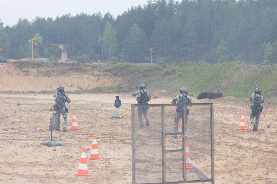 Šalčininkų rajone oficialiai atidarytas Rūdninkų karinis poligonas