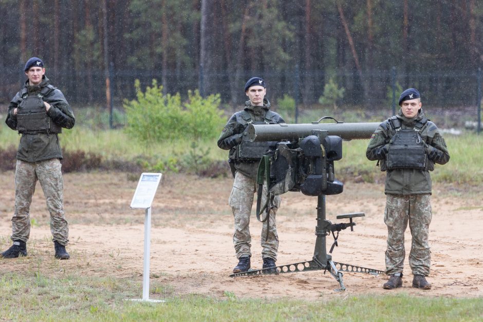 Šalčininkų rajone oficialiai atidarytas Rūdninkų karinis poligonas