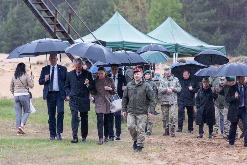 Šalčininkų rajone oficialiai atidarytas Rūdninkų karinis poligonas