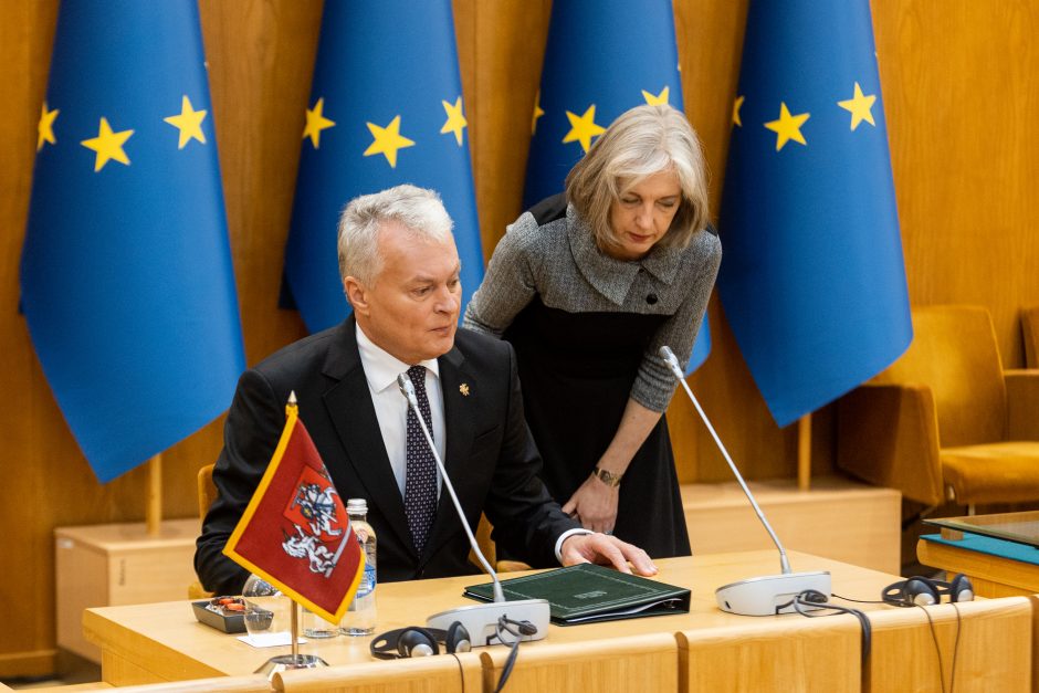 G. Nausėda ragina didinti minimalią algą, NPD, socialines išmokas, vaiko pinigus