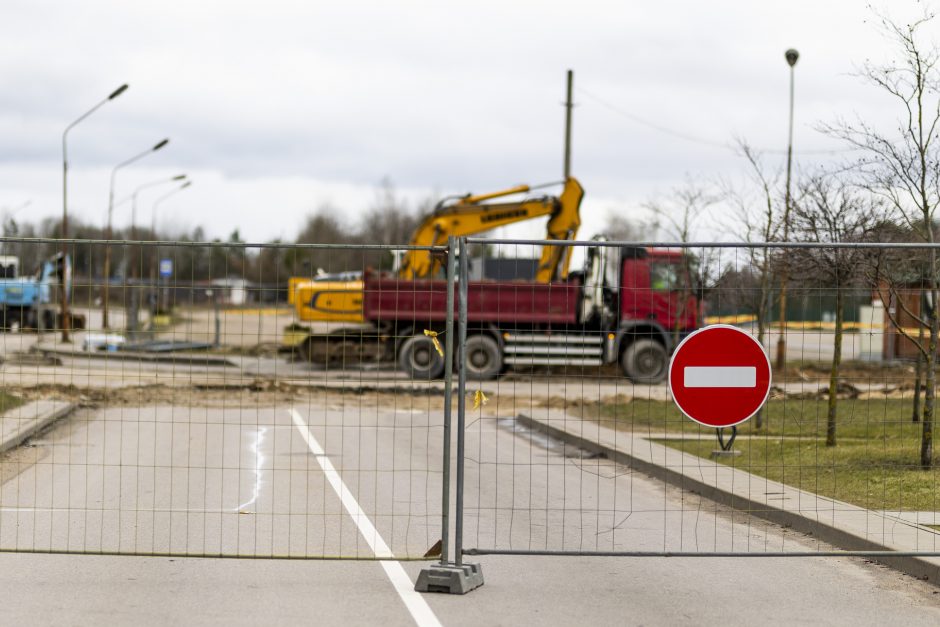 Gariūnų prekeiviai sukilo dėl žiedinės sankryžos įrengimo – prireikė policijos