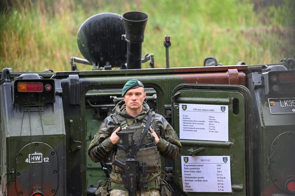 Šalčininkų rajone oficialiai atidarytas Rūdninkų karinis poligonas