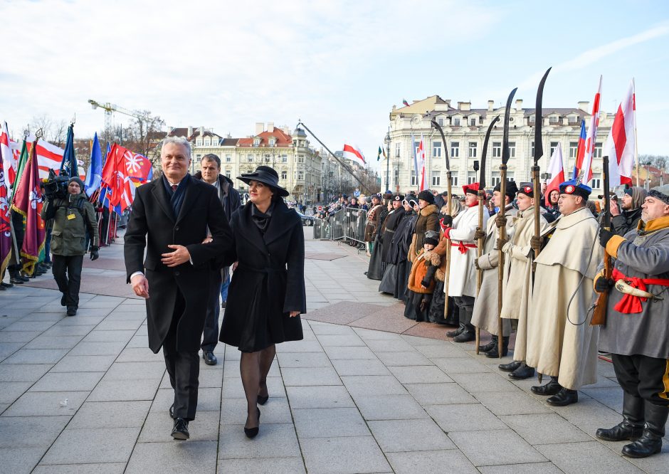 Iškilmingos laidotuvės baigėsi: sukilimo vadai palydėti į Rasų kapines