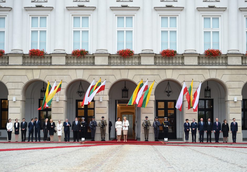 Iškilmingai sutiktas G. Nausėda pradėjo pirmąjį vizitą Lenkijoje