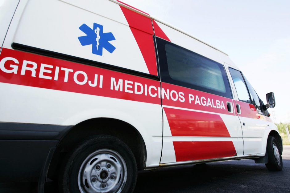 Per avariją Vilniuje nukentėjo motociklininkas: būklę stebi medikai
