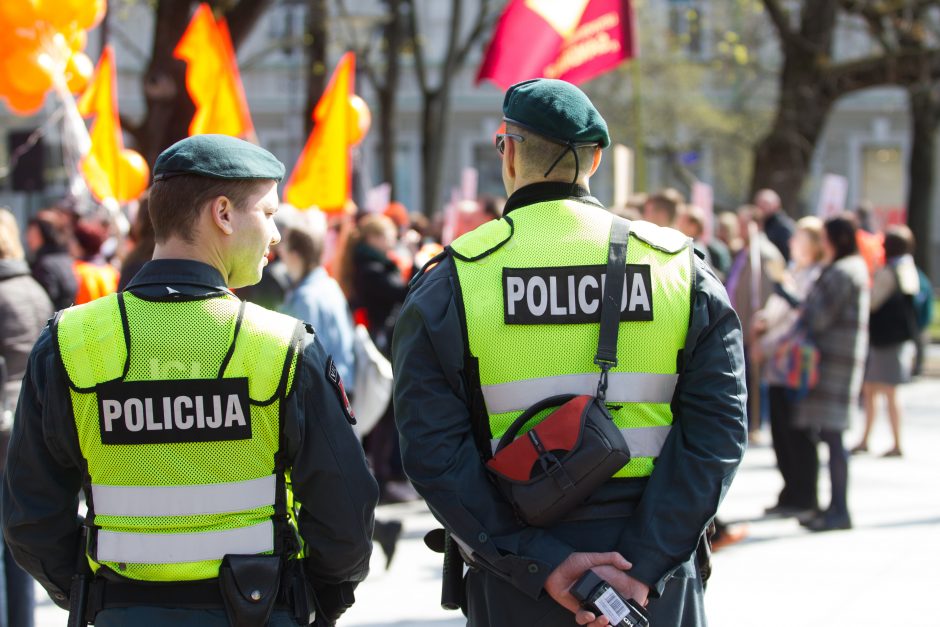 Šiaušiasi prieš naujovę skaičiuojant pareigūnų darbo valandas