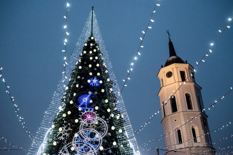 Spindinti sostinė šviečia Kalėdų nuotaika