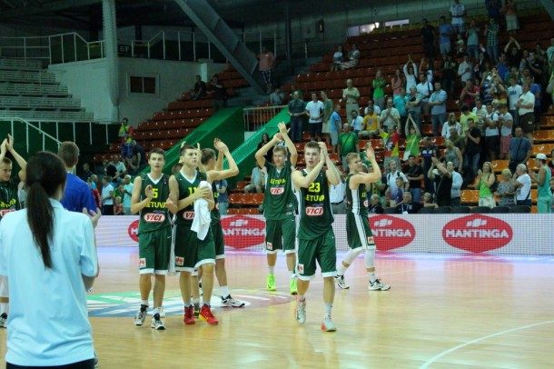 Šešiolikmečiai krepšininkai įkopė į Europos jaunučių čempionato finalą